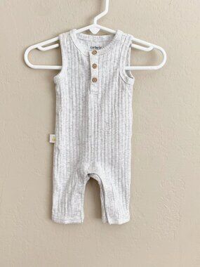 Carter’s Ribbed Romper • Newborn